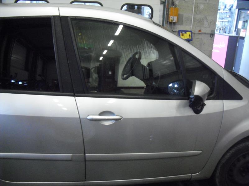 Porte avant droit
