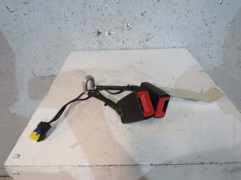 Attache ceinture arriere gauche