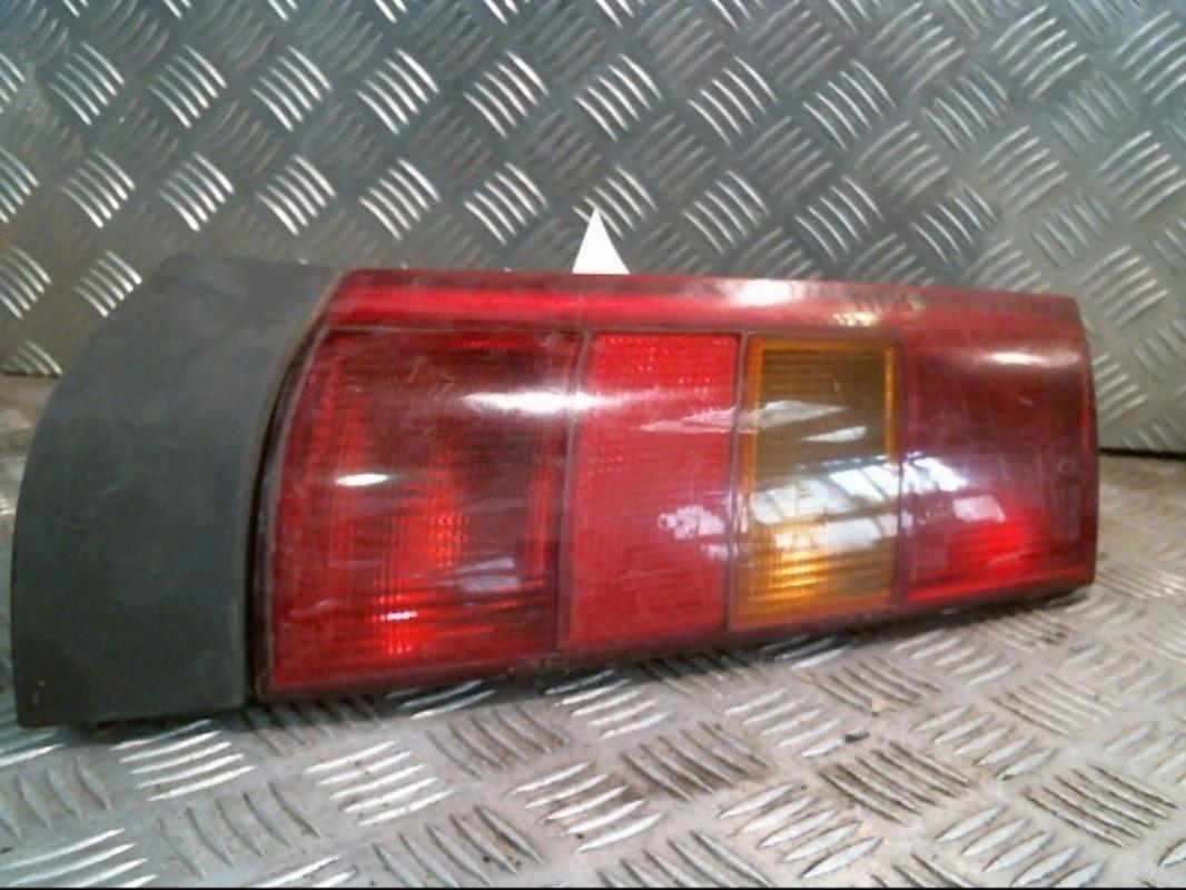 Fanale posteriore principale sinistro (luci)