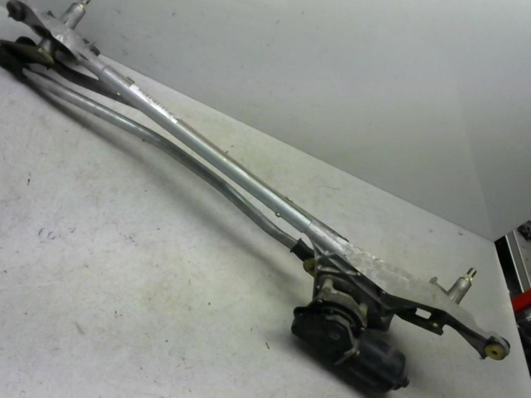 Moteur essuie glace avant
