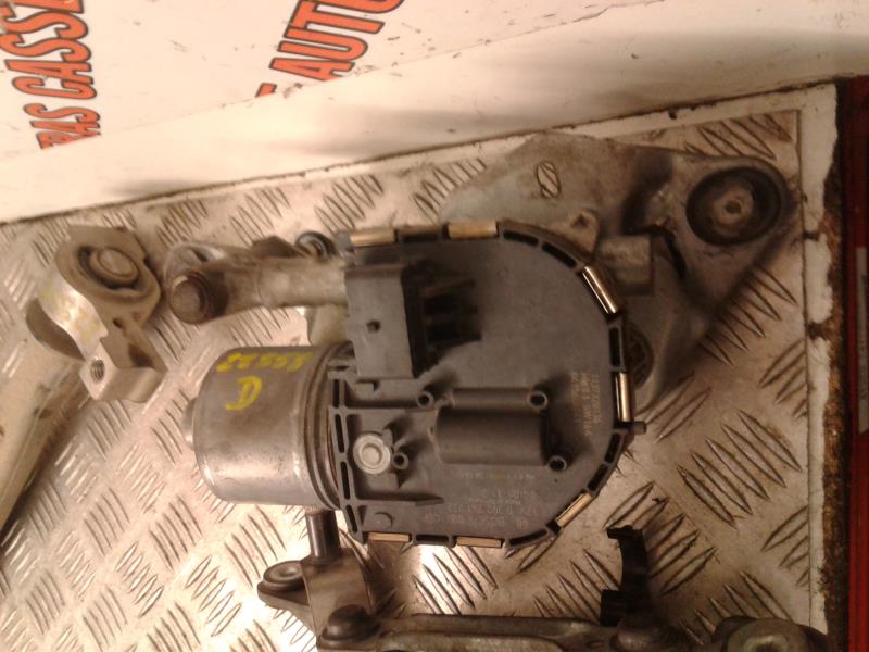 Moteur essuie glace avant droit