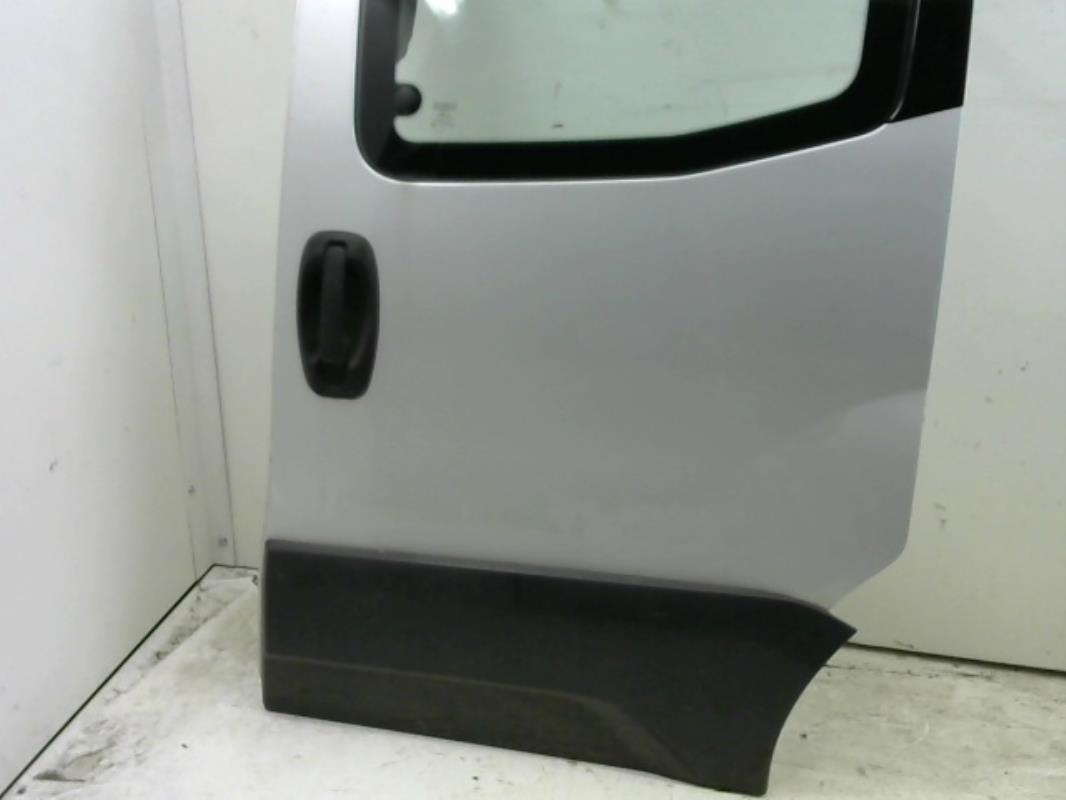 Porte laterale gauche
