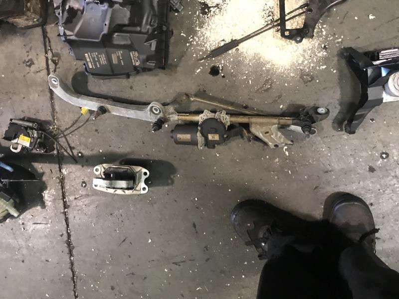 Motore tergicristallo anteriore