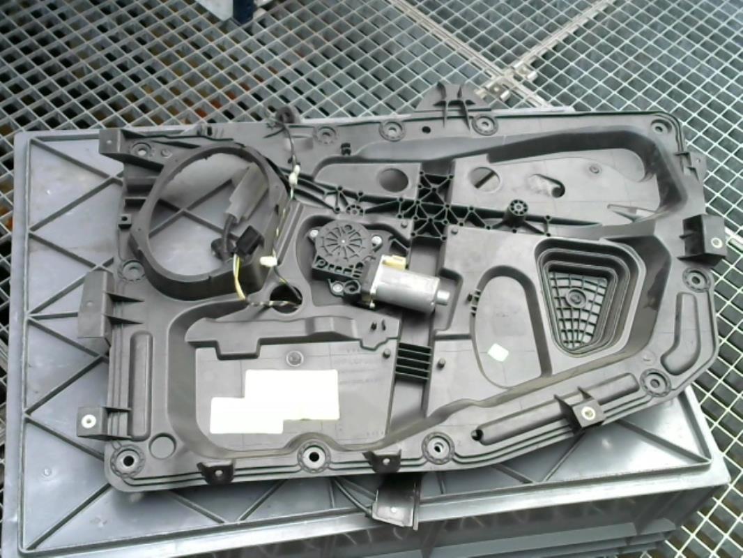 Leve vitre electrique avant droit