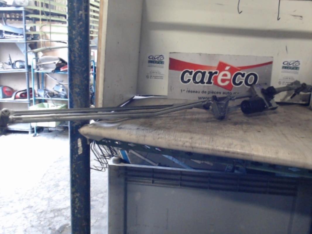 Moteur essuie glace avant