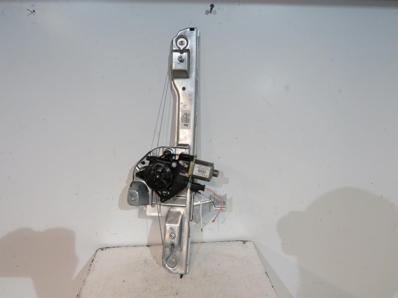 Leve vitre electrique avant droit