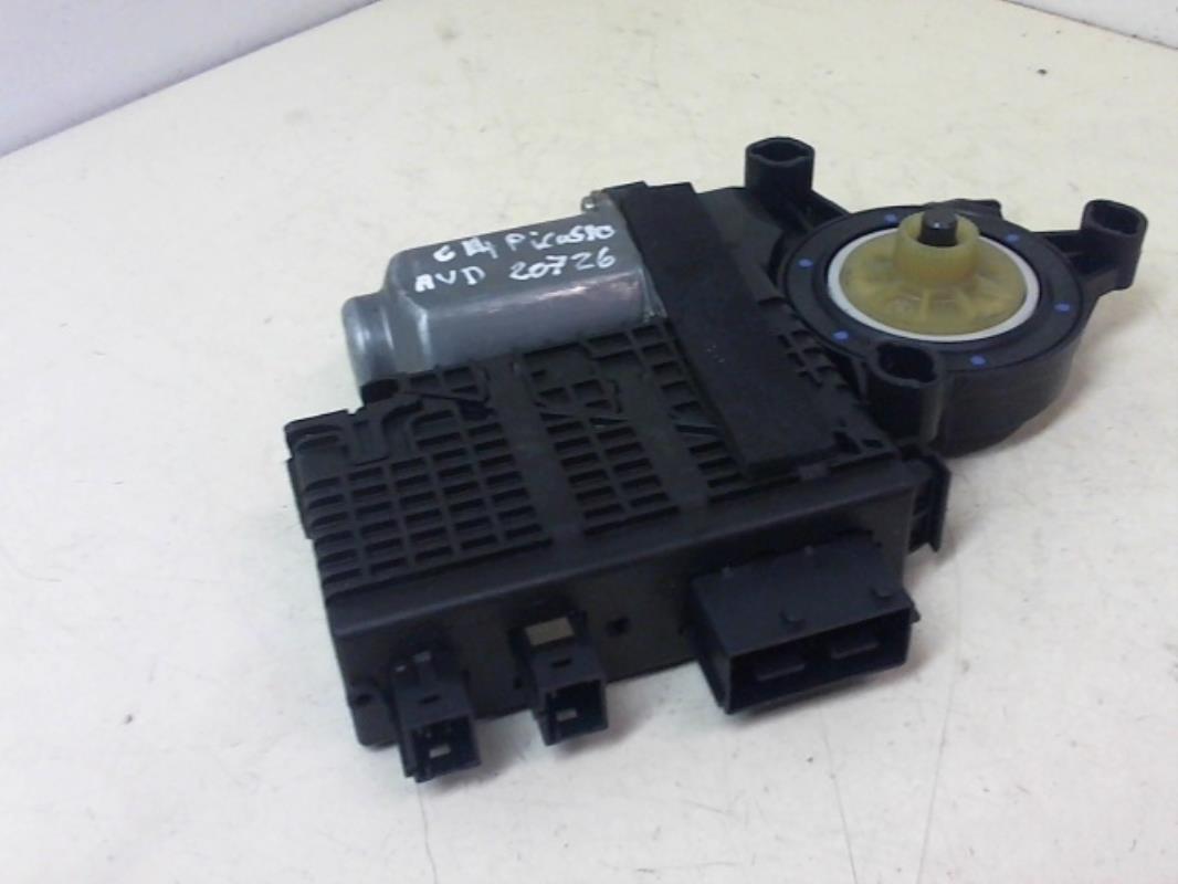 Moteur leve vitre avant droit