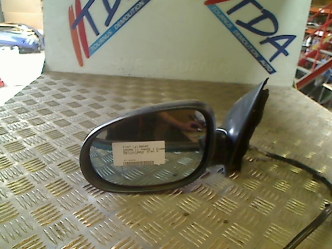 Specchietto retrovisore sinistro