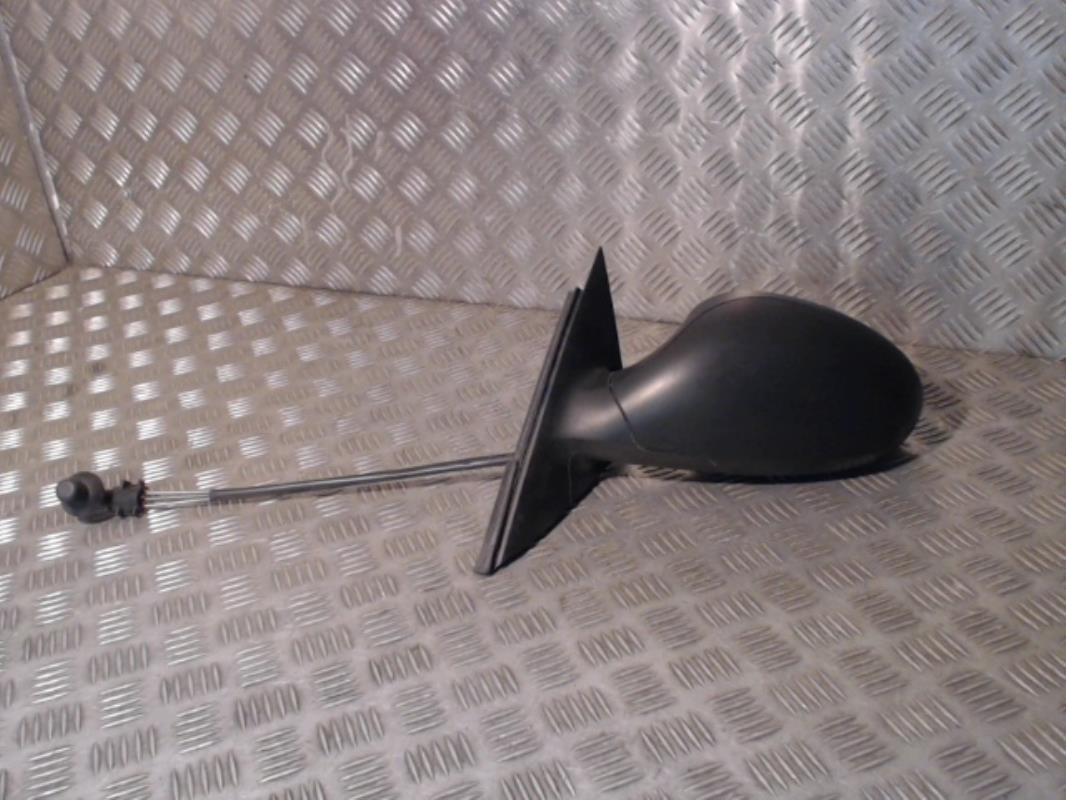 Retrovisor izquierdo