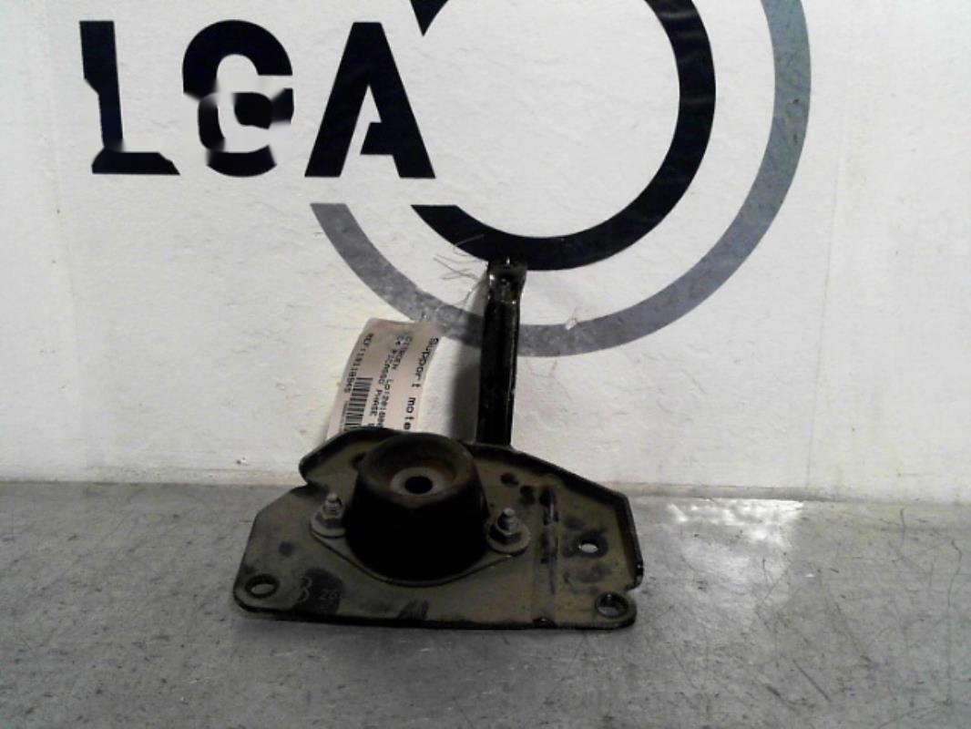 Support moteur gauche