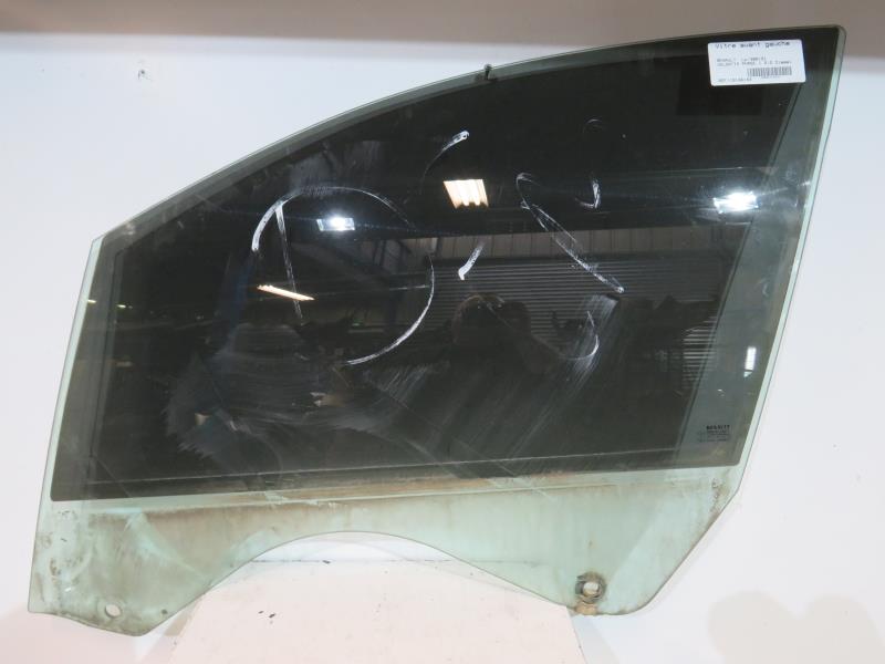 Vitre avant gauche