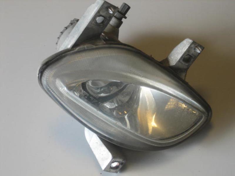 Fendinebbia sinistro (luce)