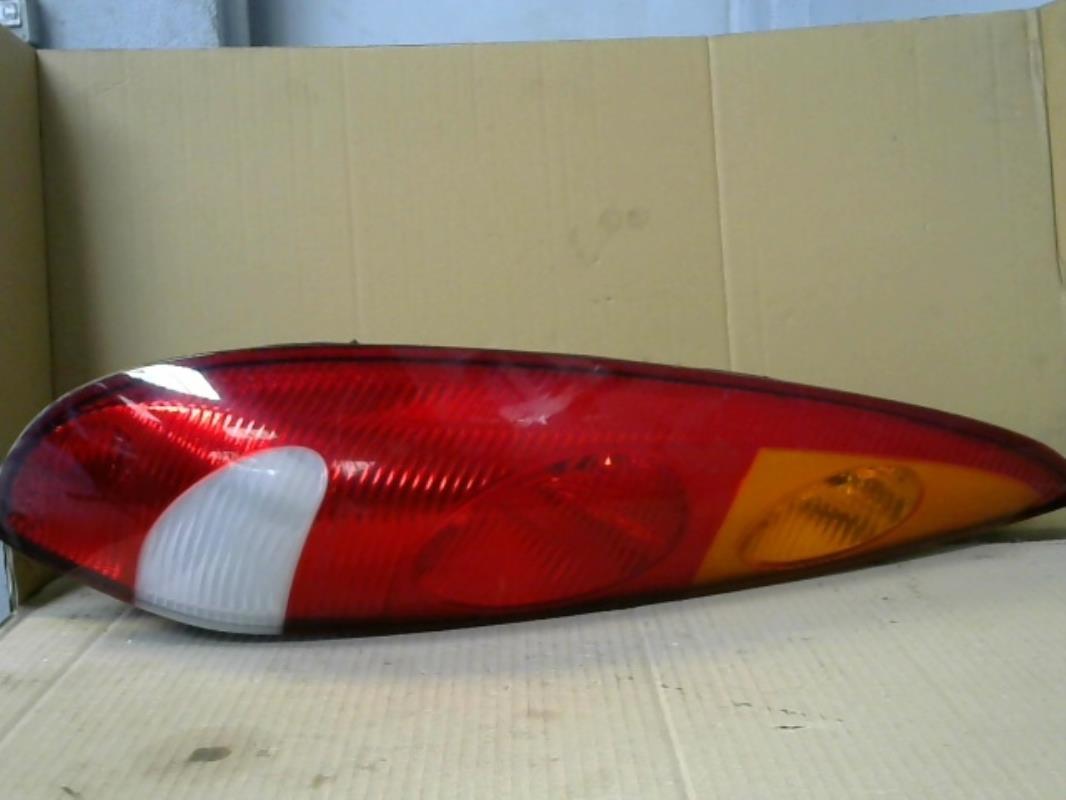 Fanale posteriore principale sinistro (luci)