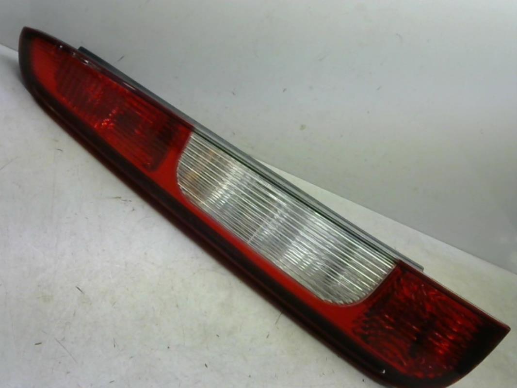 Feu arriere principal gauche (feux)