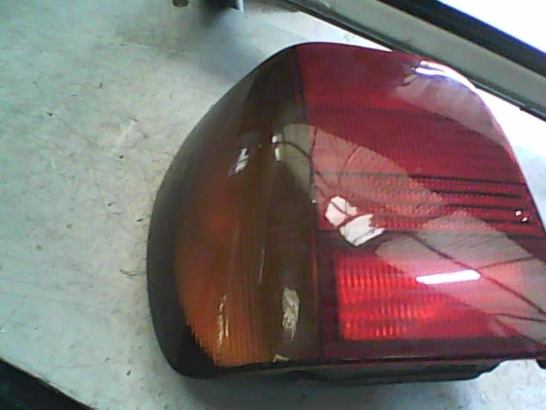 Fanale posteriore principale sinistro (luci)