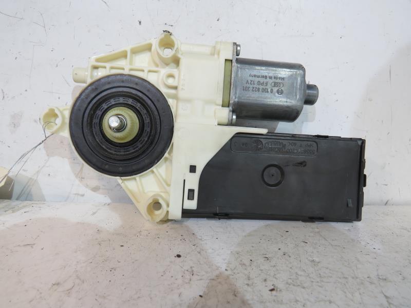 Moteur leve vitre avant droit
