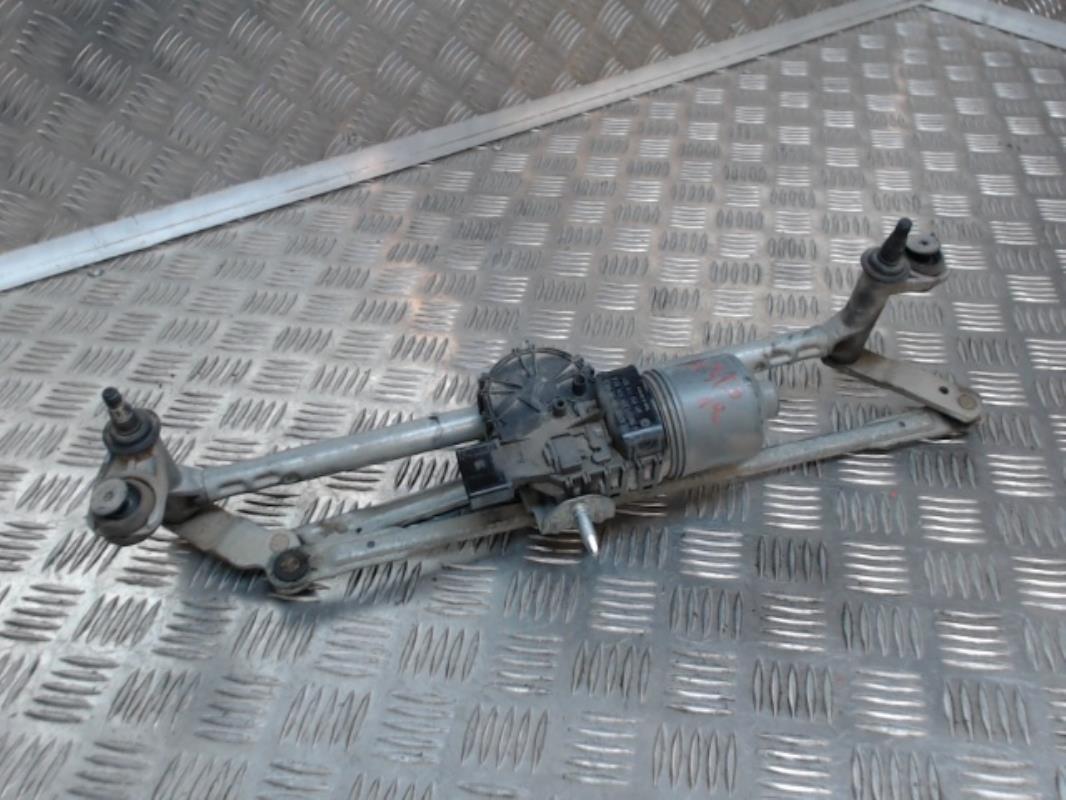 Moteur essuie glace avant