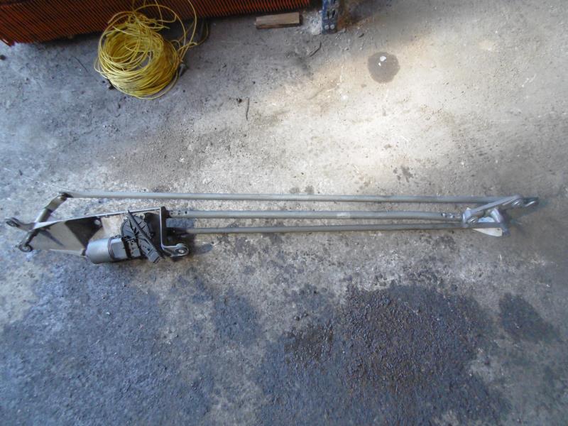 Moteur essuie glace avant