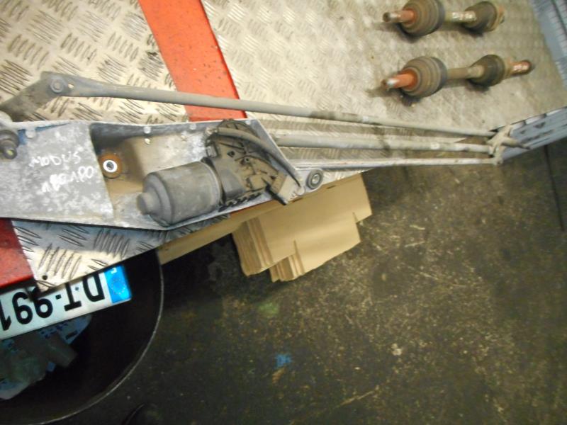 Moteur essuie glace avant