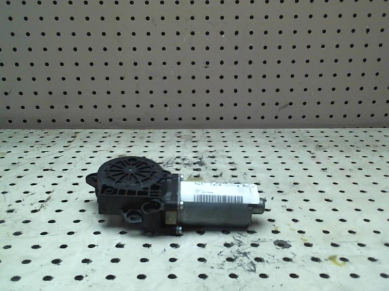 Moteur leve vitre avant droit