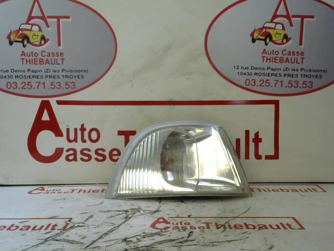 Gruppo ottico anteriore secondario destro (luci)(freccia)