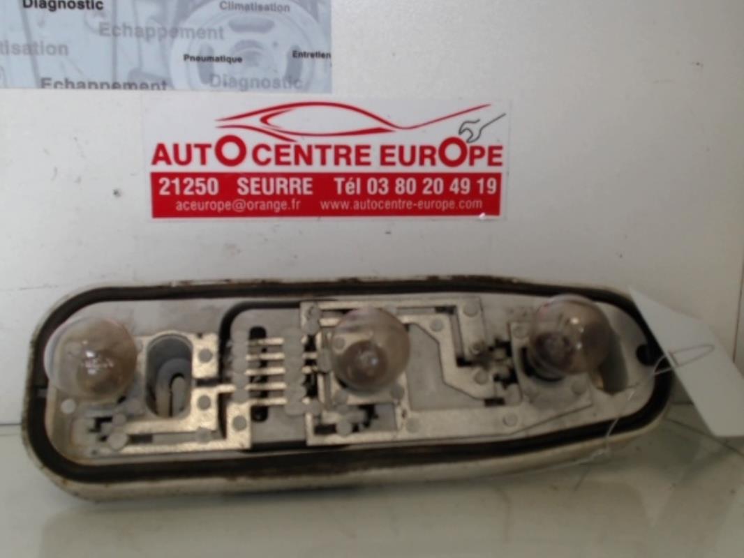 Platine feu arriere droit