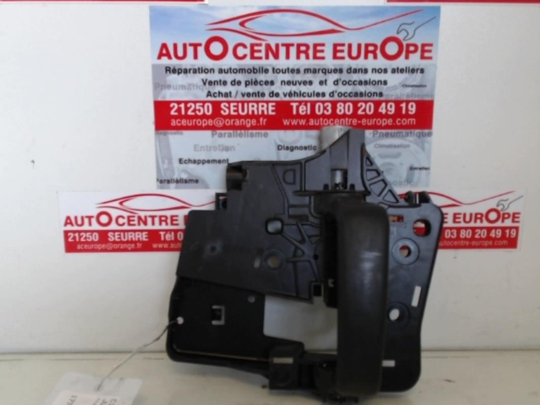 Poignee interieur porte laterale droite