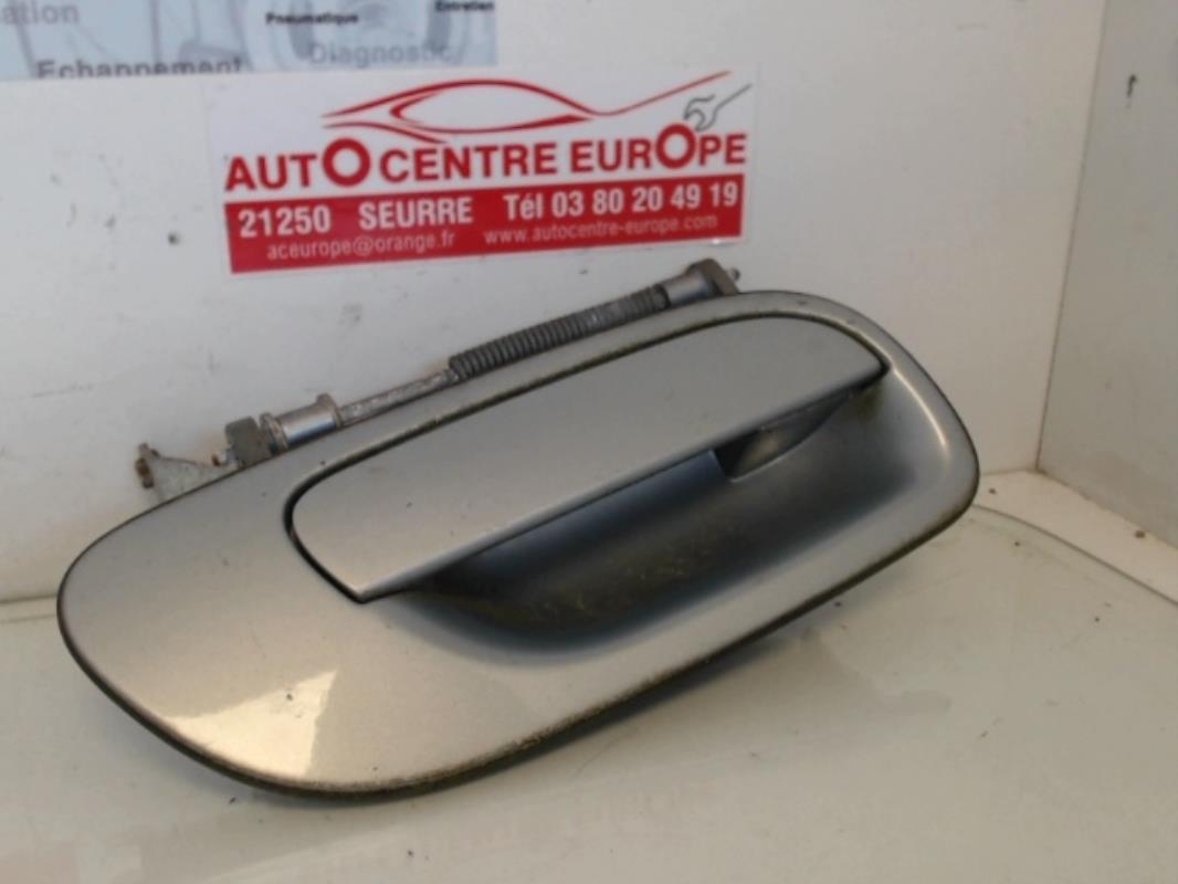Poignee porte avant droit