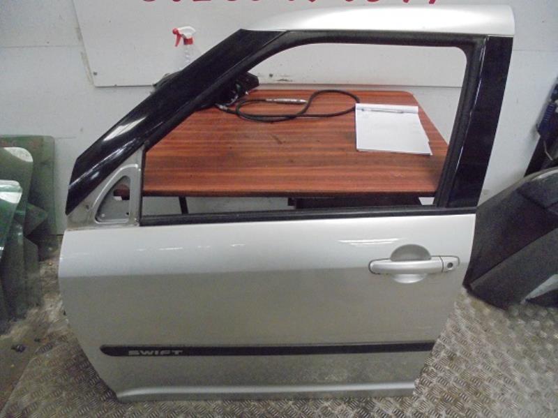 Porte avant gauche