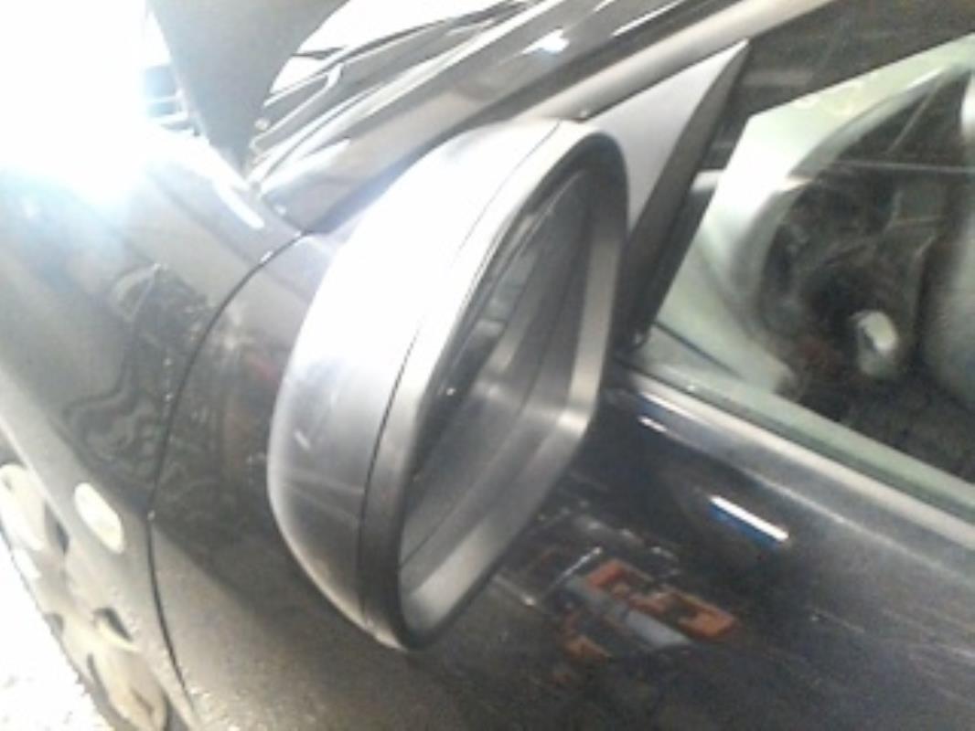 Retrovisor izquierdo