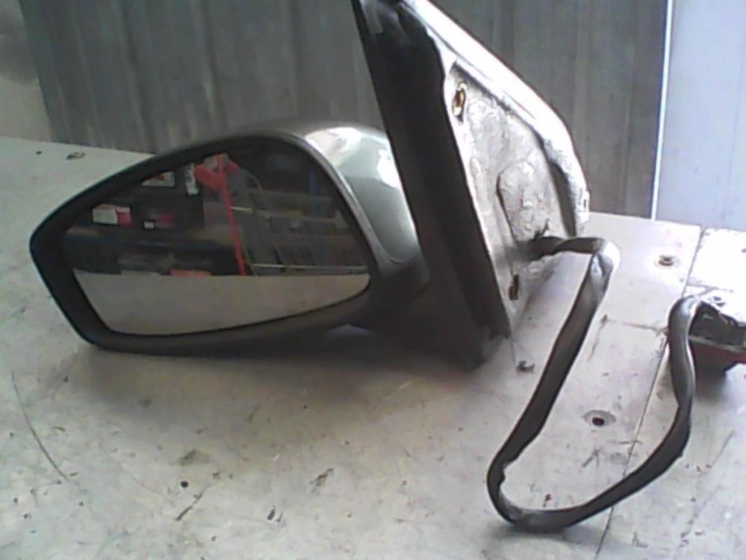 Retrovisor izquierdo