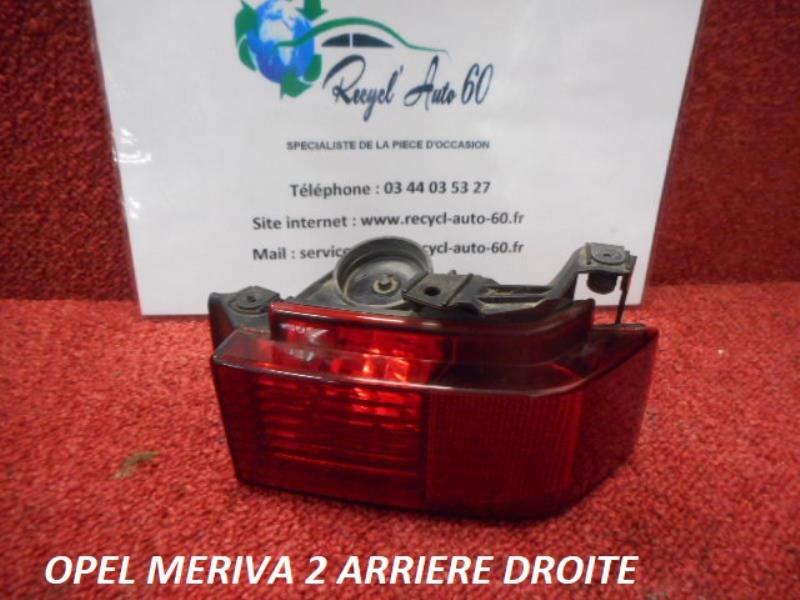 Anti brouillard arriere droit