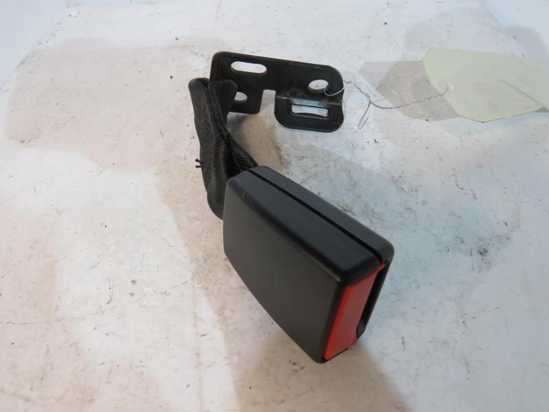Attache ceinture arriere gauche