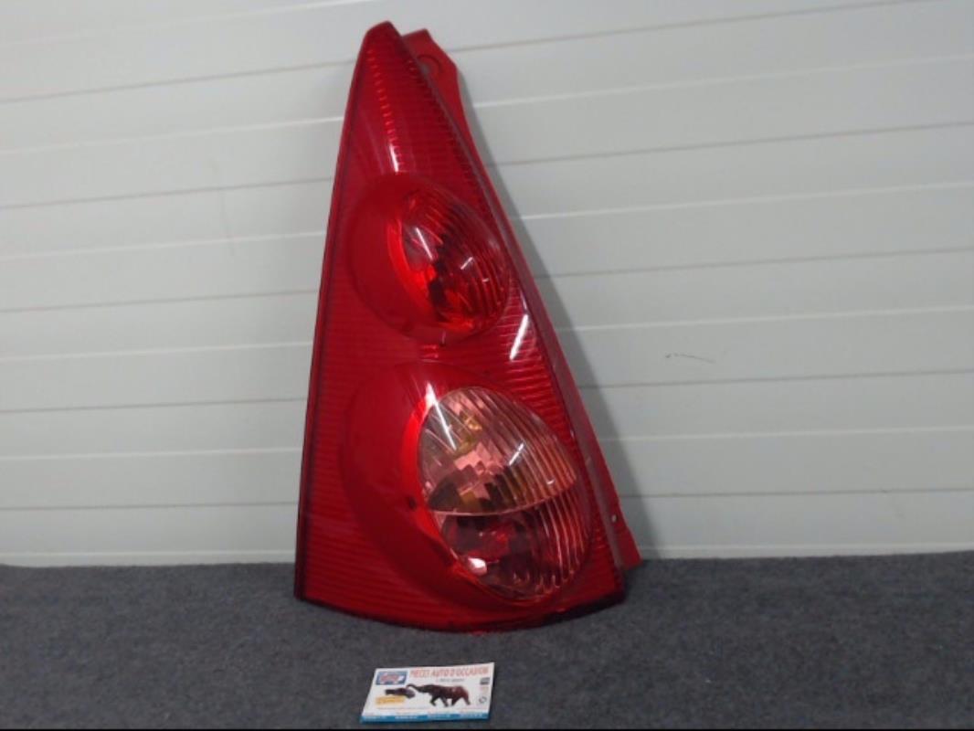 Fanale posteriore principale sinistro (luci)