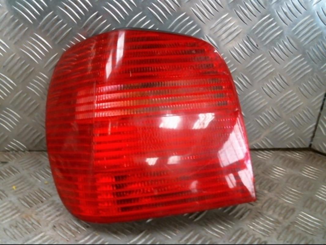 Fanale posteriore principale sinistro (luci)