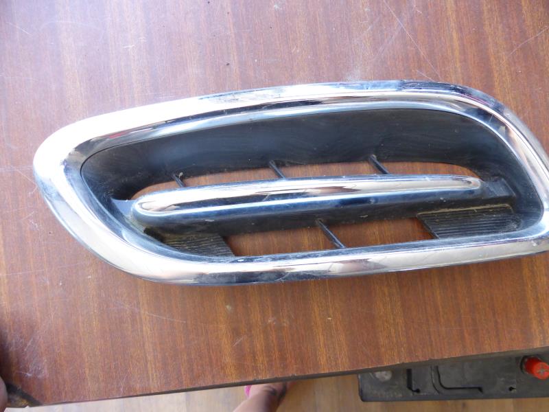 Grille de calandre droite