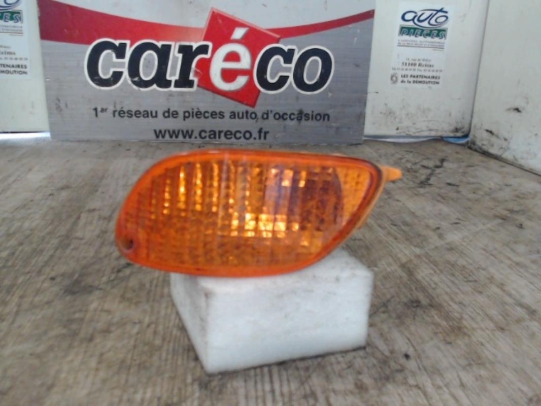 Optique avant secondaire gauche (feux)(clignotant)