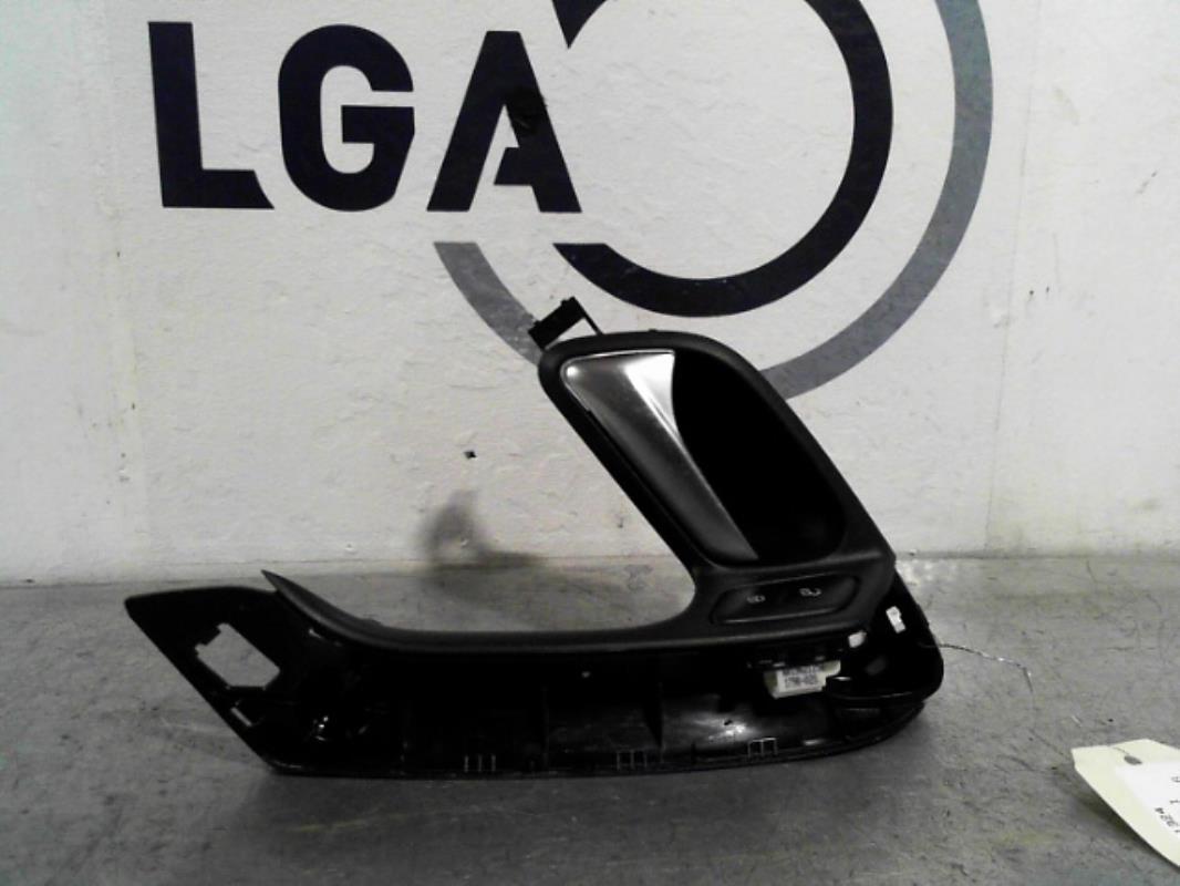 Poignee interieur avant gauche