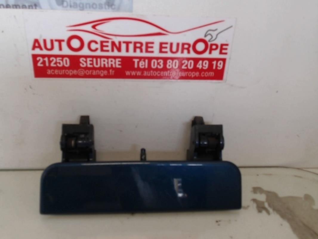 Poignee porte avant gauche