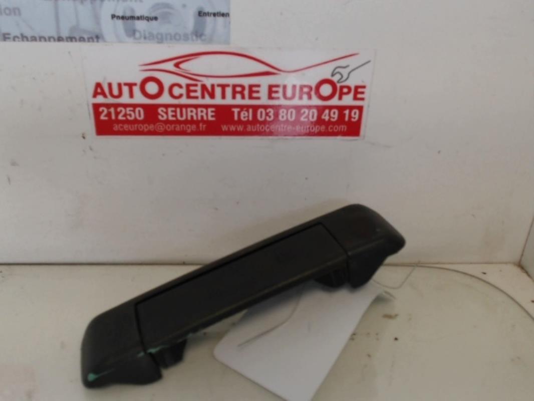 Poignee porte avant gauche