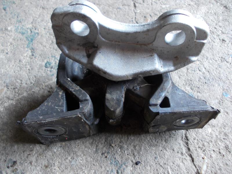 Support moteur gauche