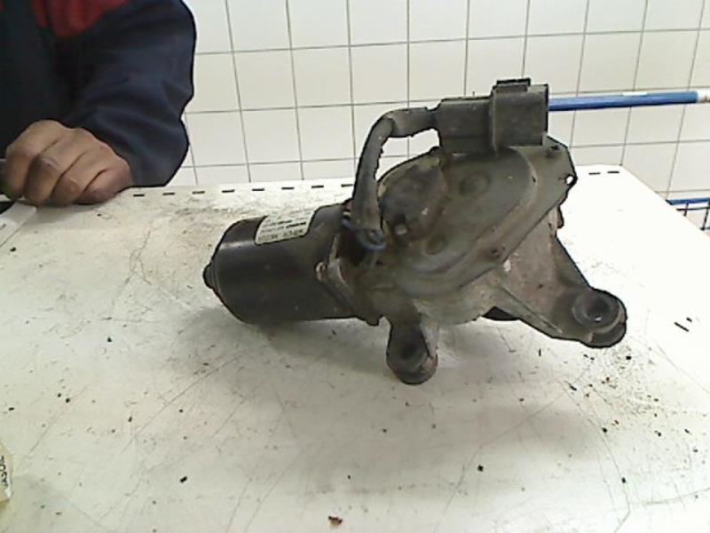 Motore tergicristallo anteriore