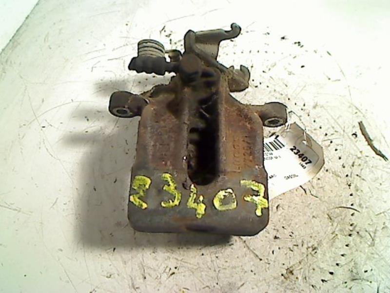 Estribo trasero izquierdo (freno)