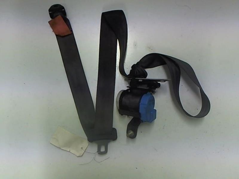 Cinturón de seguridad trasero derecho