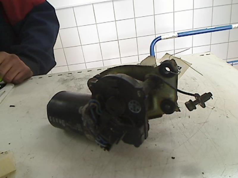 Motore tergicristallo anteriore