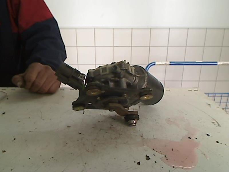 Moteur essuie glace avant