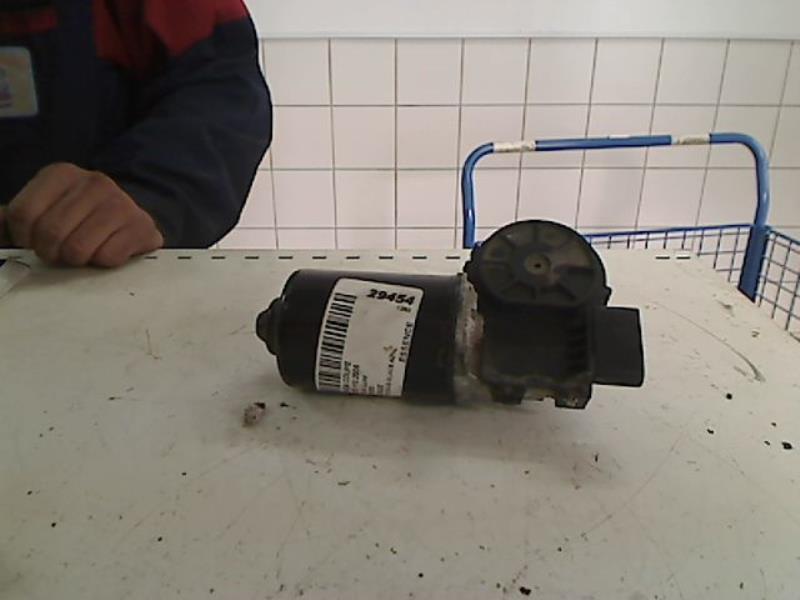 Moteur essuie glace avant