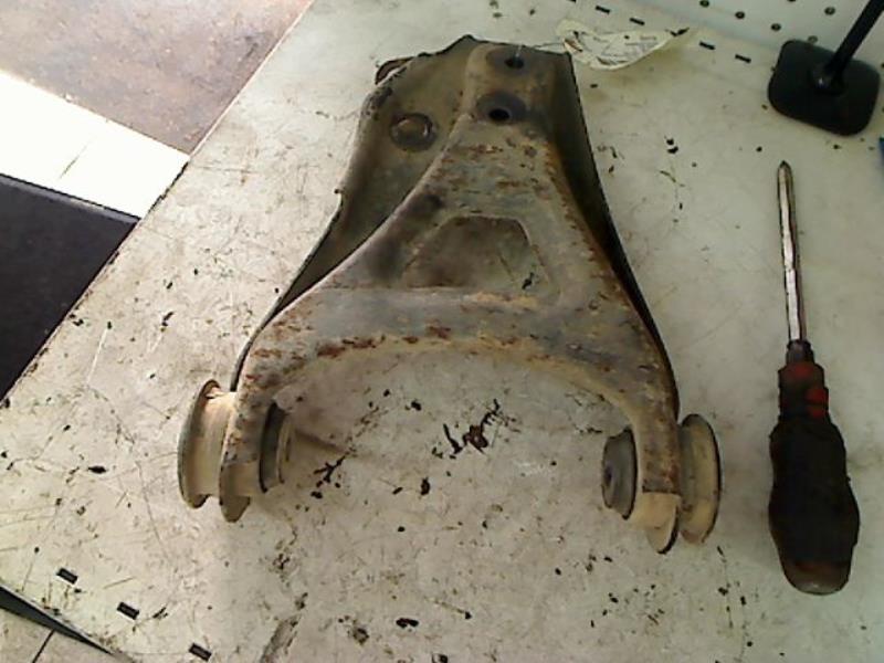Triangle inferieur avant droit