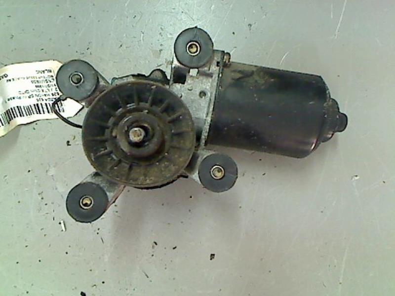 Motor de limpiaparabrisas delantero