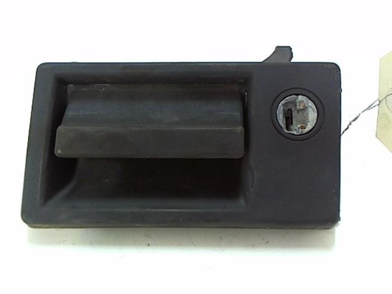 Poignee porte avant gauche